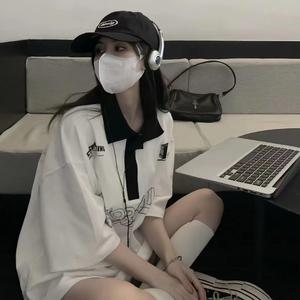 偷看女同学小嫩嫩奶头
